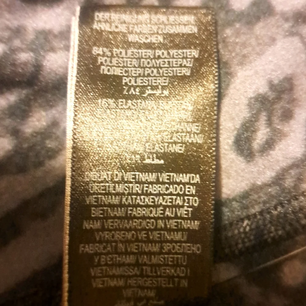 M&S GOODMOVE TOP.   SIZE 8 - Picture 14 of 15